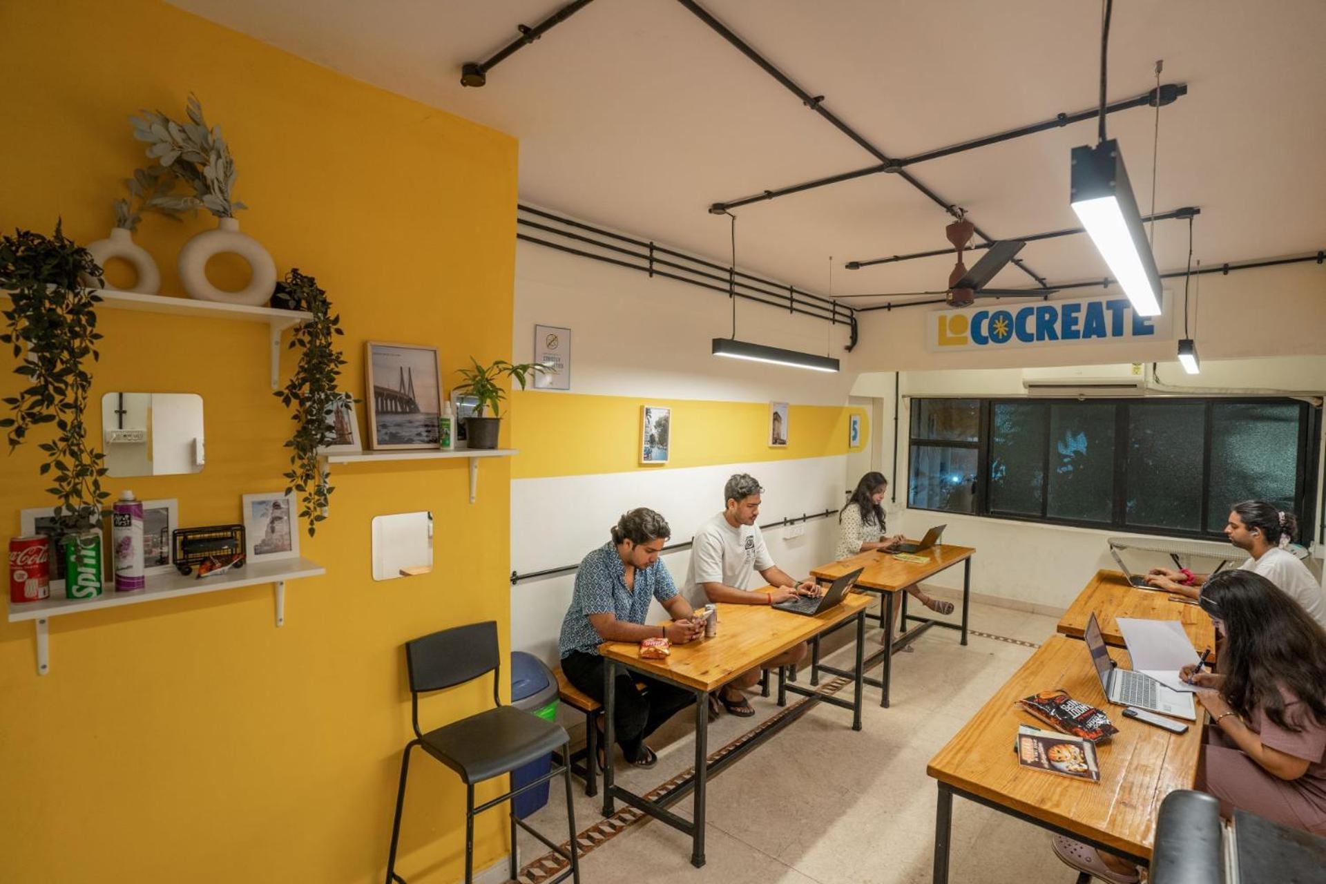 Locomo Express - Stay Work Eat Mumbai Exterior photo