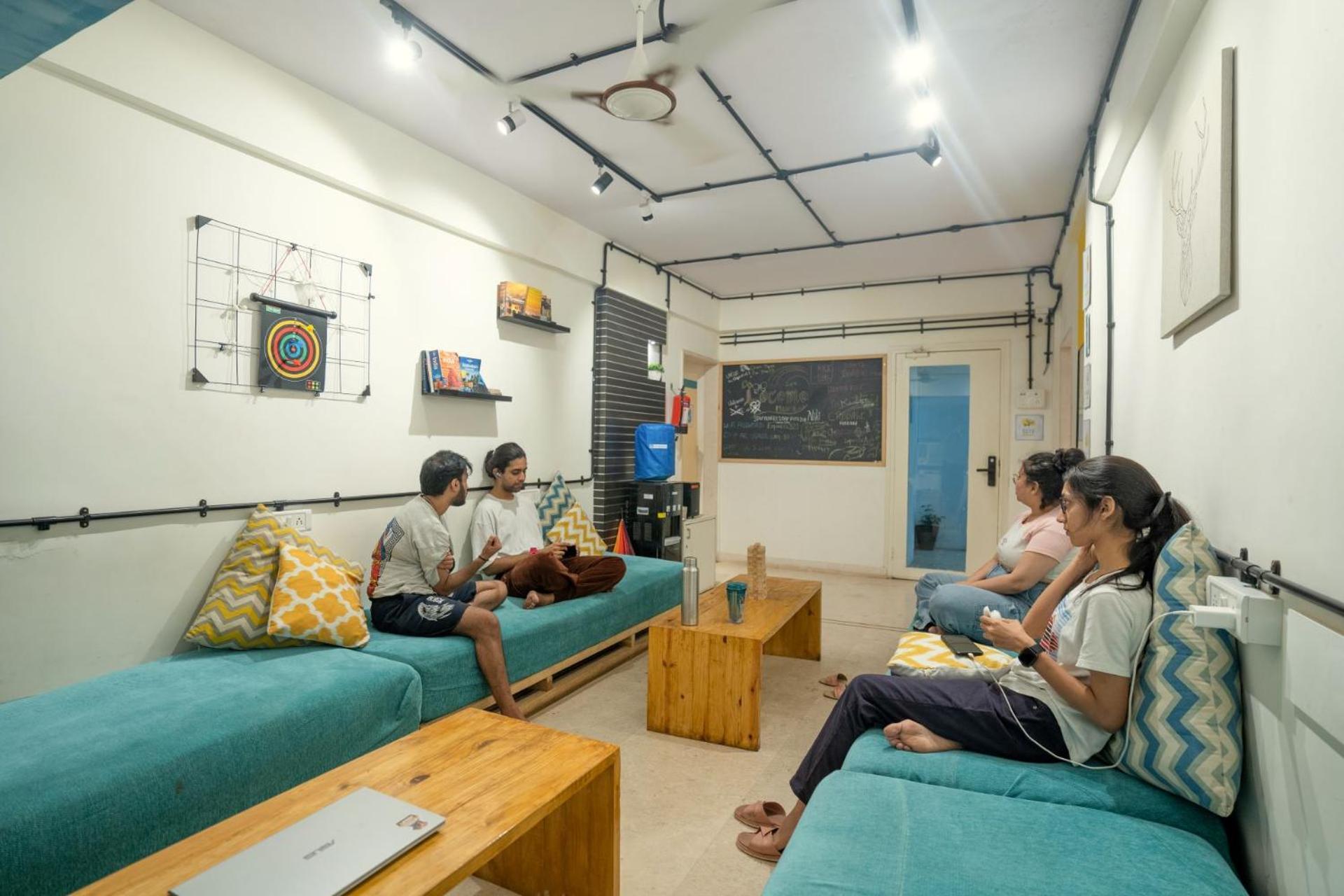 Locomo Express - Stay Work Eat Mumbai Exterior photo