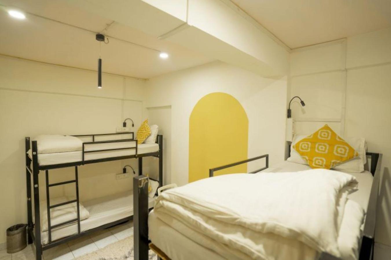 Locomo Express - Stay Work Eat Mumbai Exterior photo